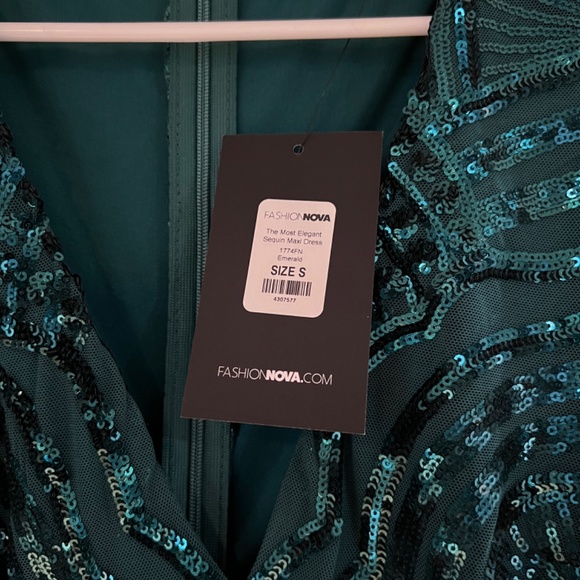 Sequin formal gown - Picture 2 of 6